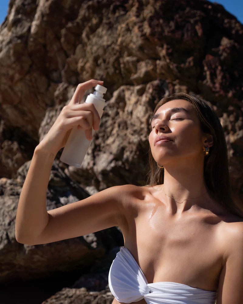 Aura Finishing Spray